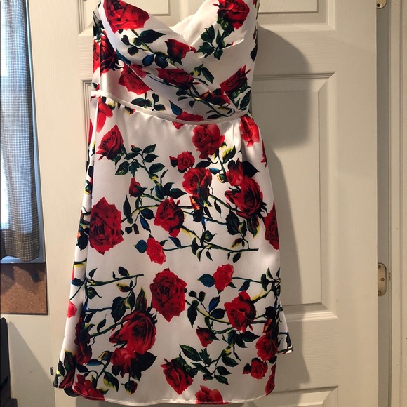 Strapless cocktail dress worn once size 14/16 - Picture 4 of 5